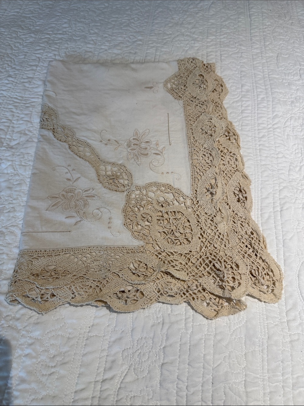 Vintage Beige Battenburg Lace Table Cloth